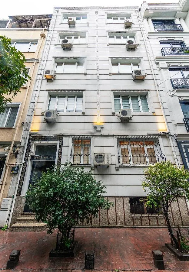 In The Center Of Taksim And Galataport 2 Bedrooms And 1 Living Room In Apartment Istanbulská provincie 0*,
